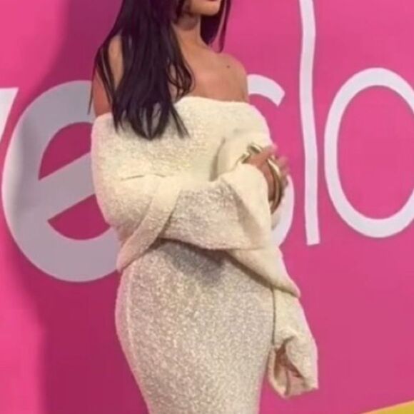 Elegant Off-Shoulder Cream Dress - Picture 1 of 2